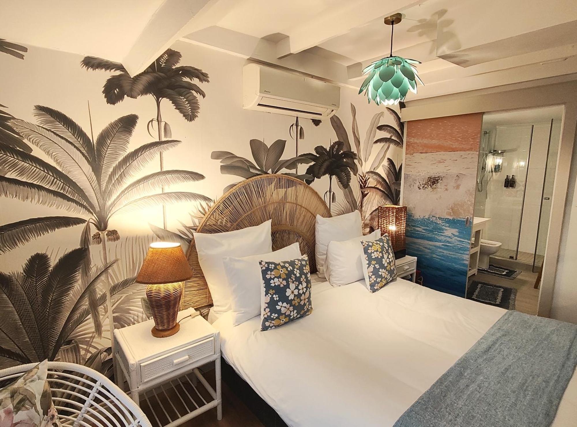 Sun&Sand Camps Bay Cape Town Exterior photo